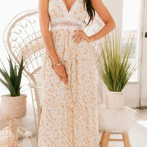 Aakaa Tiered Floral Maxi Dress - Picture 2 of 13